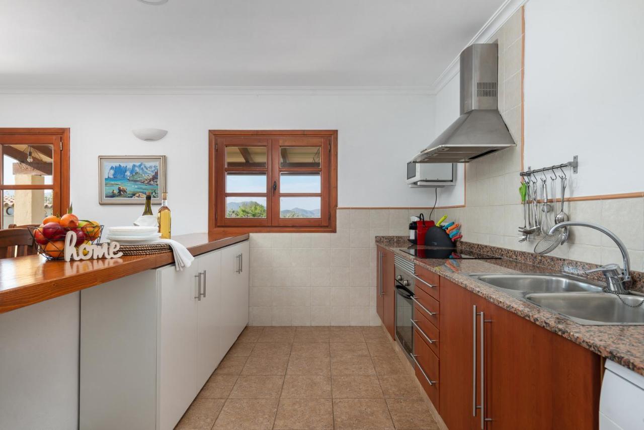 Villa Pou D,Ambroitx, Pool And Sea Views In Alcudia エクステリア 写真